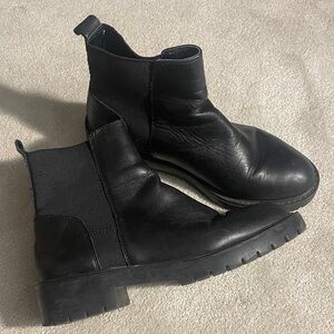 Steve Madden Women’s Black Leather Boot